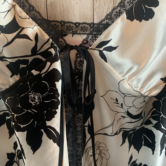 VICTORIA’S Secret Tie Front Babydoll - Picture 3 of 7